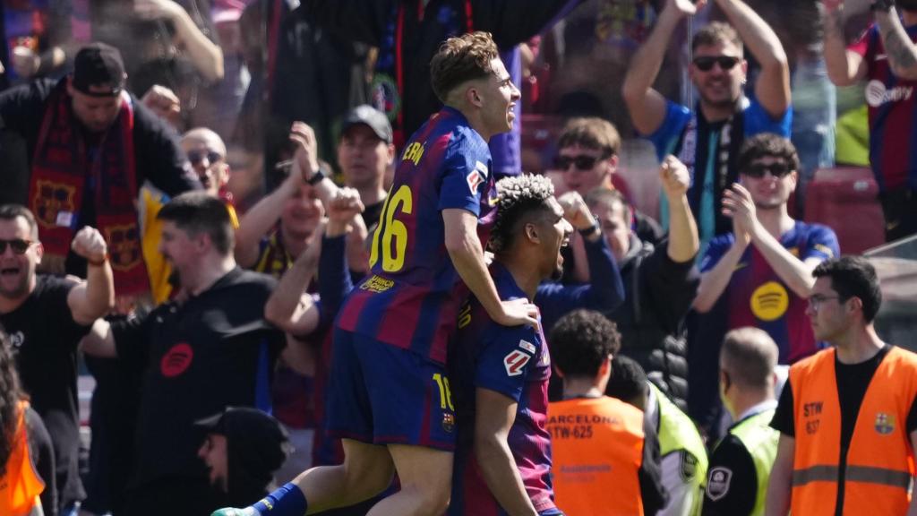 Fermín López celebra el gol de Ronald Araujo en el Barça-Rayo Vallecano