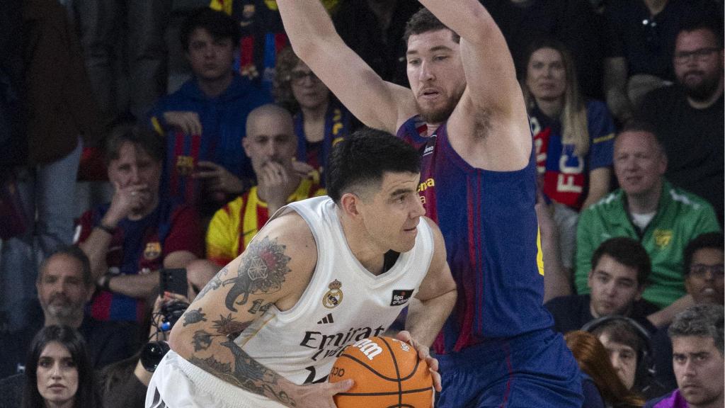 Gabriel Deck y Joel Parra en el Barça de basket-Real Madrid de la Liga Endesa
