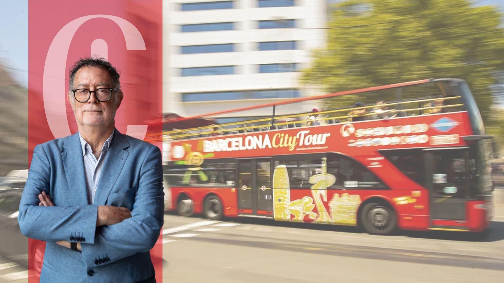 Manuel Gómez Acosta y un autobús turístico de Barcelona