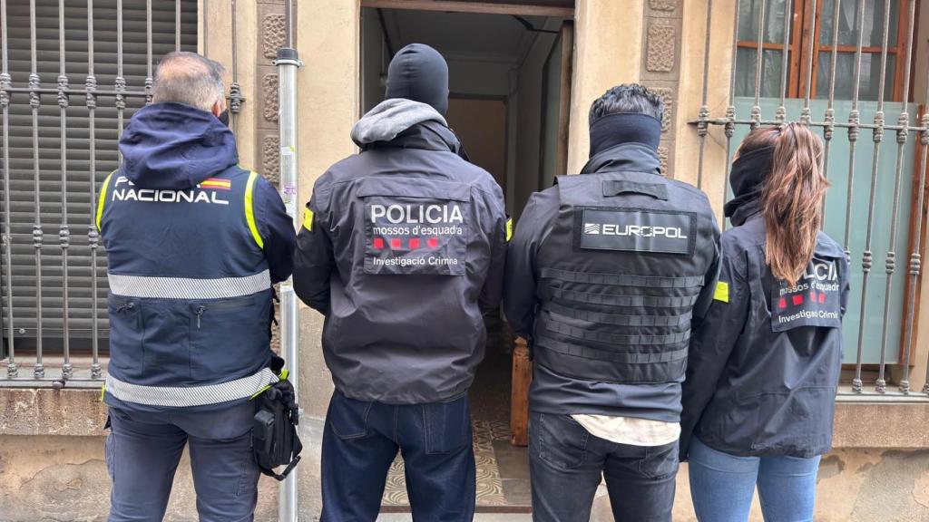 Dispositivo de la DIC de Mossos d'Esquadra, Policía Nacional y Europol.jpeg