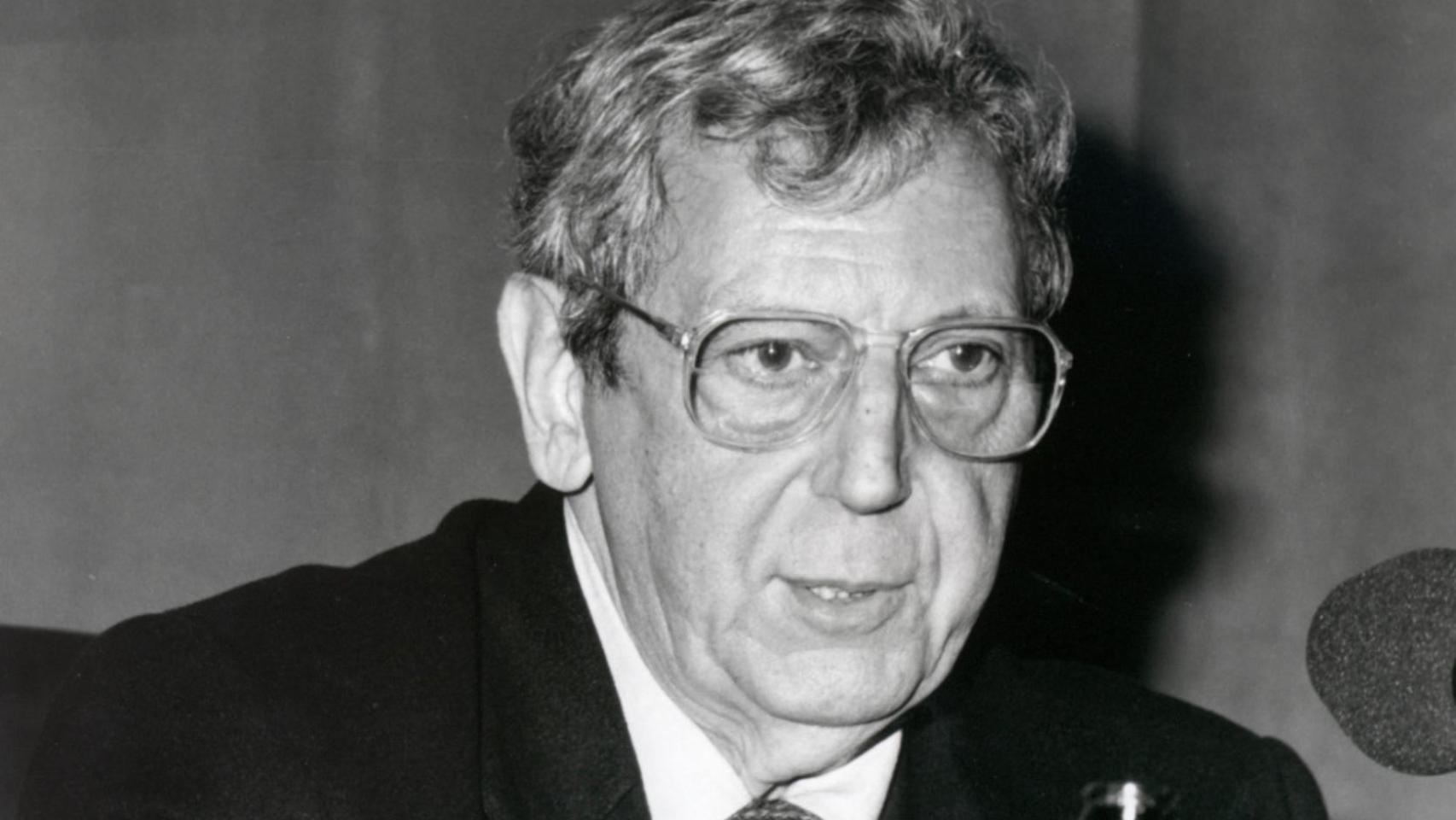 José María Valverde.png