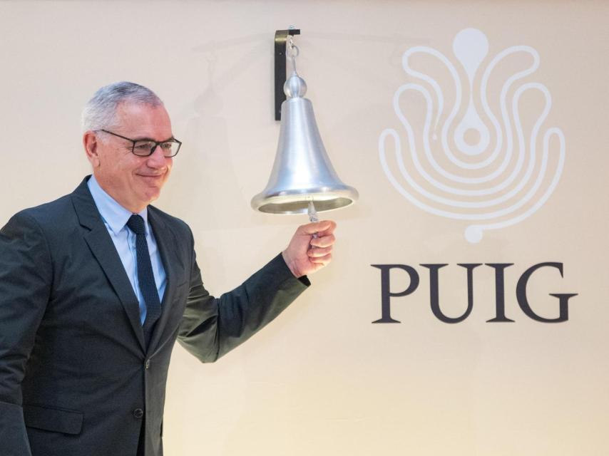 Marc Puig, tocant la campana en la sortida a borsa de la companyia Puig, en una imatge d’arxiu