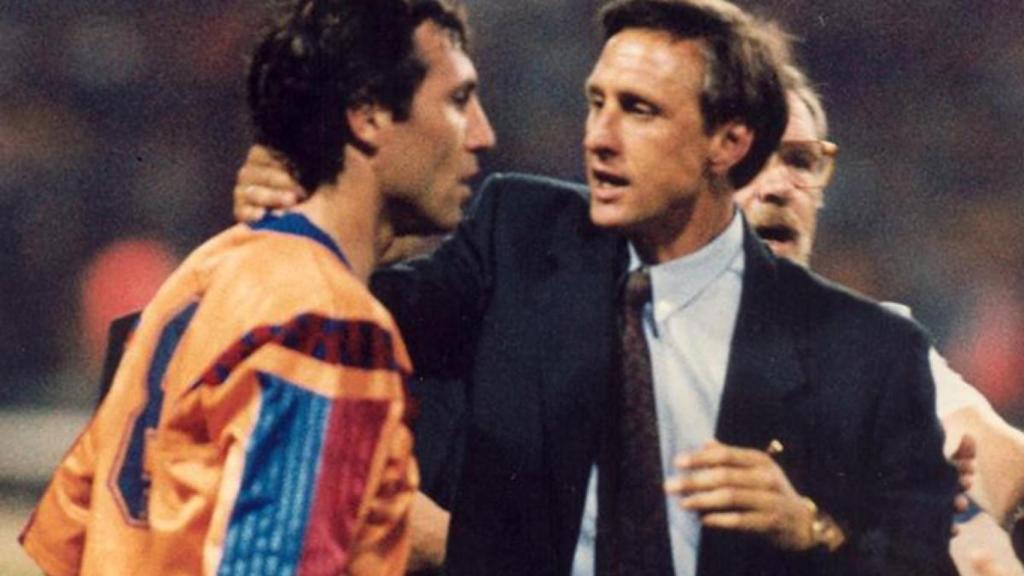 Stoichkov y Cruyff.jpg
