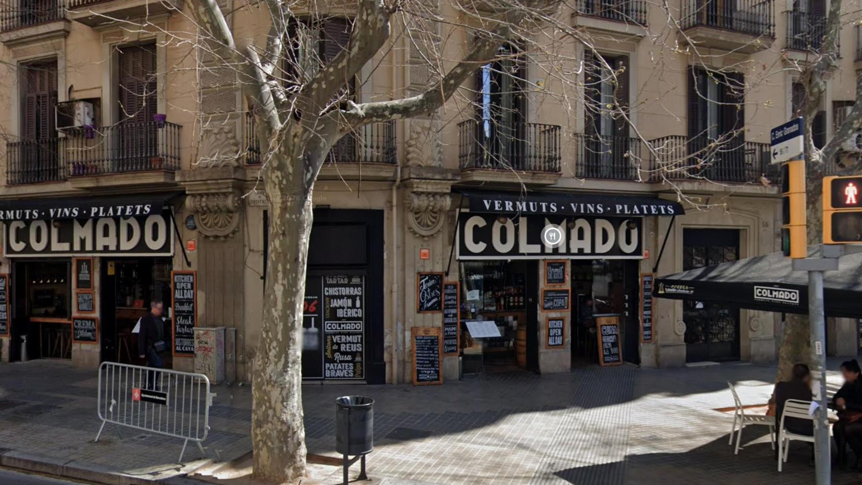 Establecimiento Colmado en calle Provenza, esquina Enrique Granados