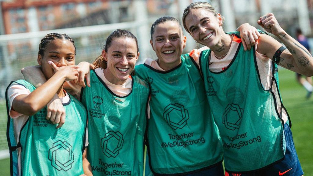 El Barça Femenino se entrena antes de la ida de los cuartos de final de la Champions contra el Madrid