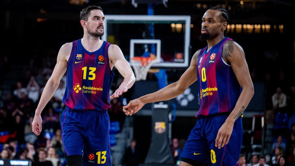 Tomas Satoransky y Kevin Punter durante el Barça de basket-Anadolu Efes