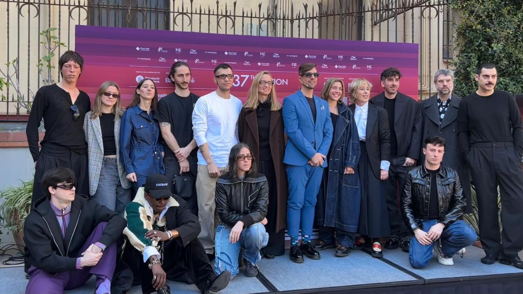 Foto de familia de la presentación de la 37° edición de la 080