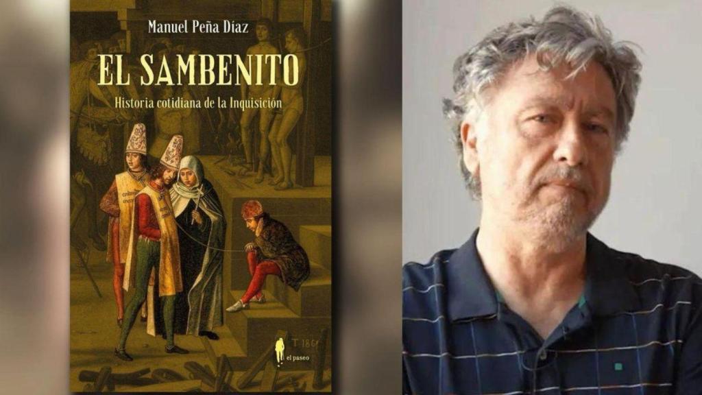 El historiador Manuel Peña Díaz junto a la portada de su nuevo libro 'El sambenito. Historia cotidiana de la Inquisición'