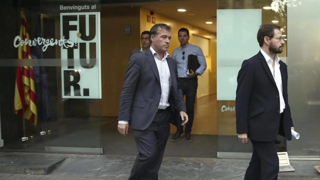 José Grinda, fiscal anticorrupción, saliendo de un registro de la sede de CiU