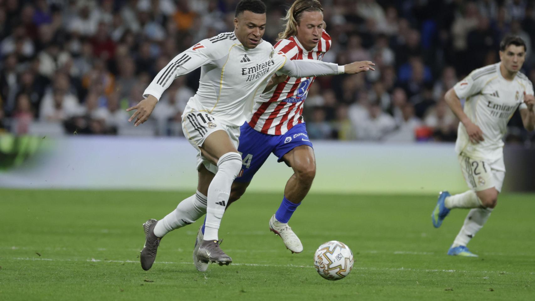 Kylian Mbappé, durante el derbi Real Madrid-Atlético