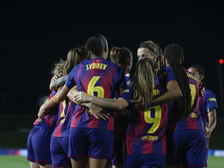 Las jugadoras del Barça Femenino celebran un gol en la Champions League contra el Real Madrid