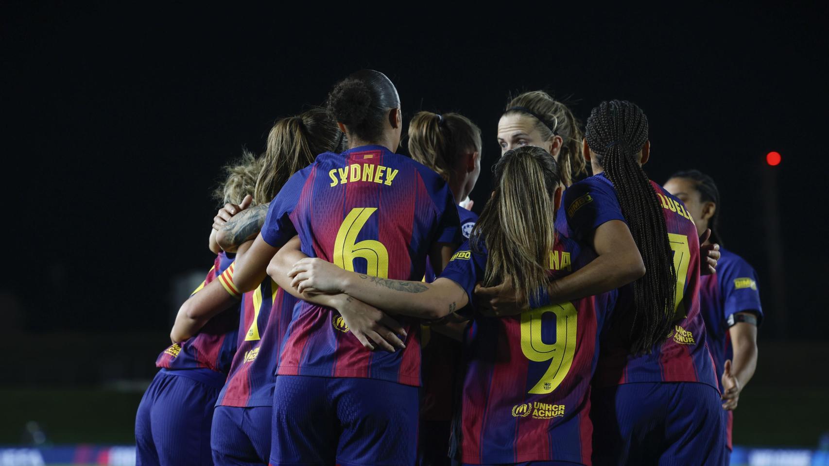 Las jugadoras del Barça Femenino celebran un gol en la Champions League contra el Real Madrid