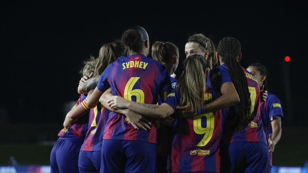 Las jugadoras del Barça Femenino celebran un gol en la Champions League contra el Real Madrid