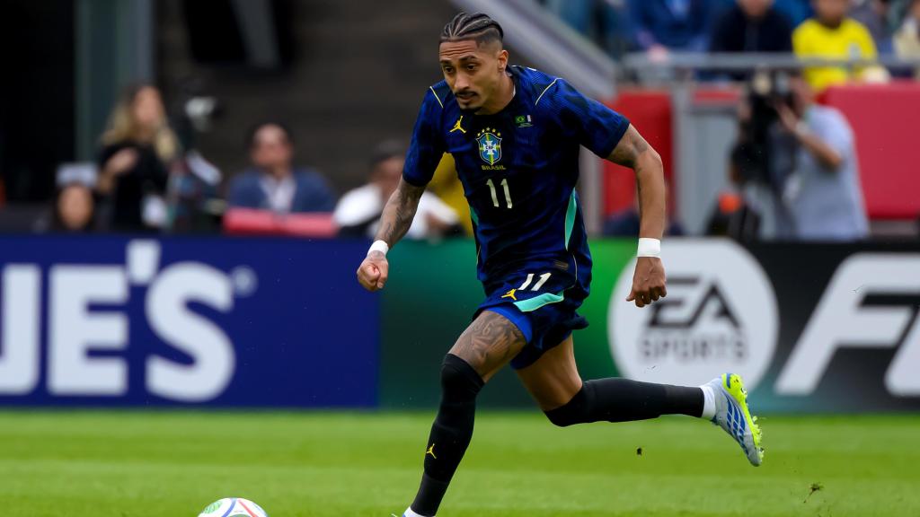 Raphinha, durant l'amistós Brasil-França de l'aturada de seleccions