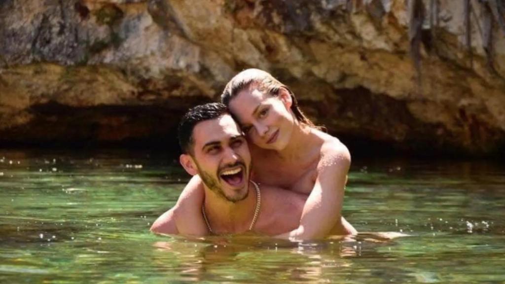 Ester Expósito, de vacaciones junto a Alejandro Speitzer