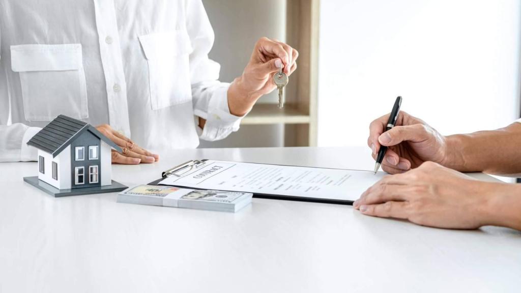 Firma y entrega de llaves de una vivienda