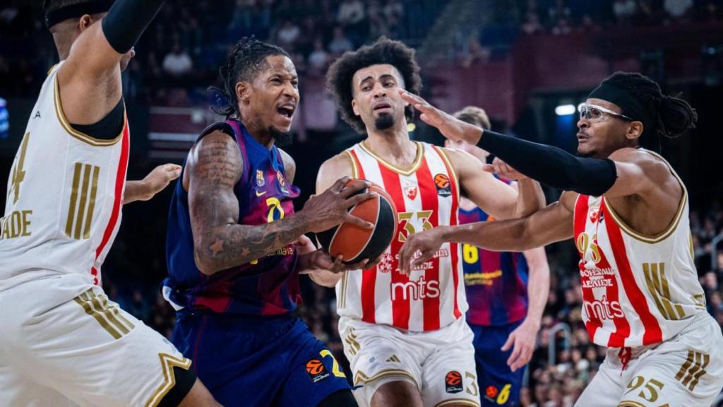 Will Clyburn penetra a canasta en el Barça de basket-Estrella Roja