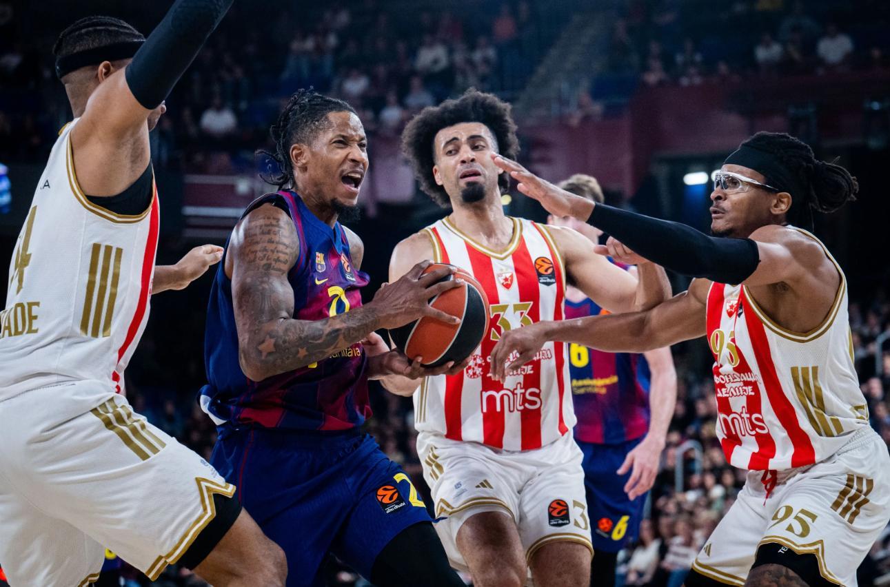Will Clyburn penetra a cistella en el Barça de bàsquet-Estrella Roja