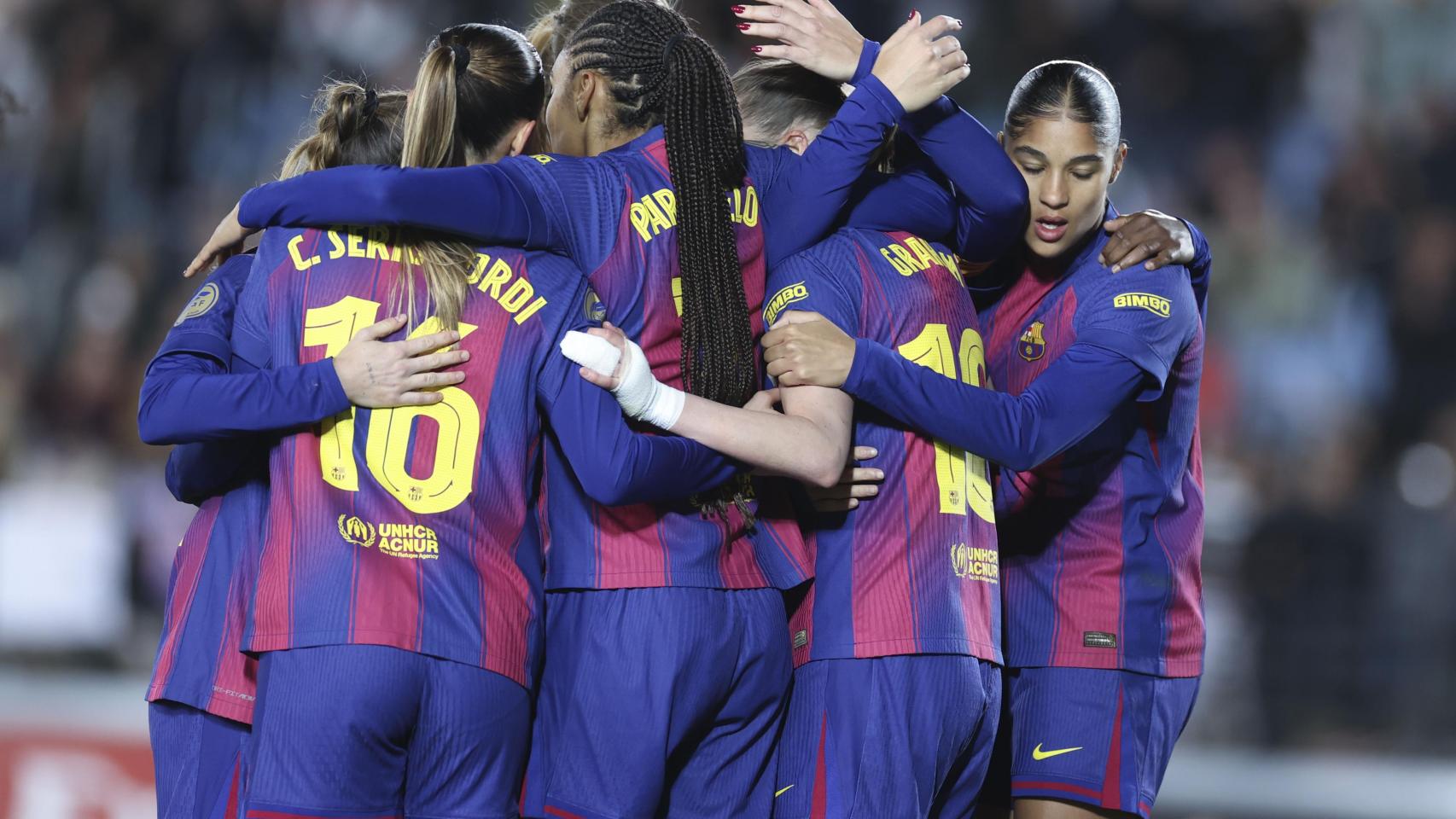 Las jugadoras del Barça Femenino celebran un gol contra el Real Madrid en el clásico de Liga F