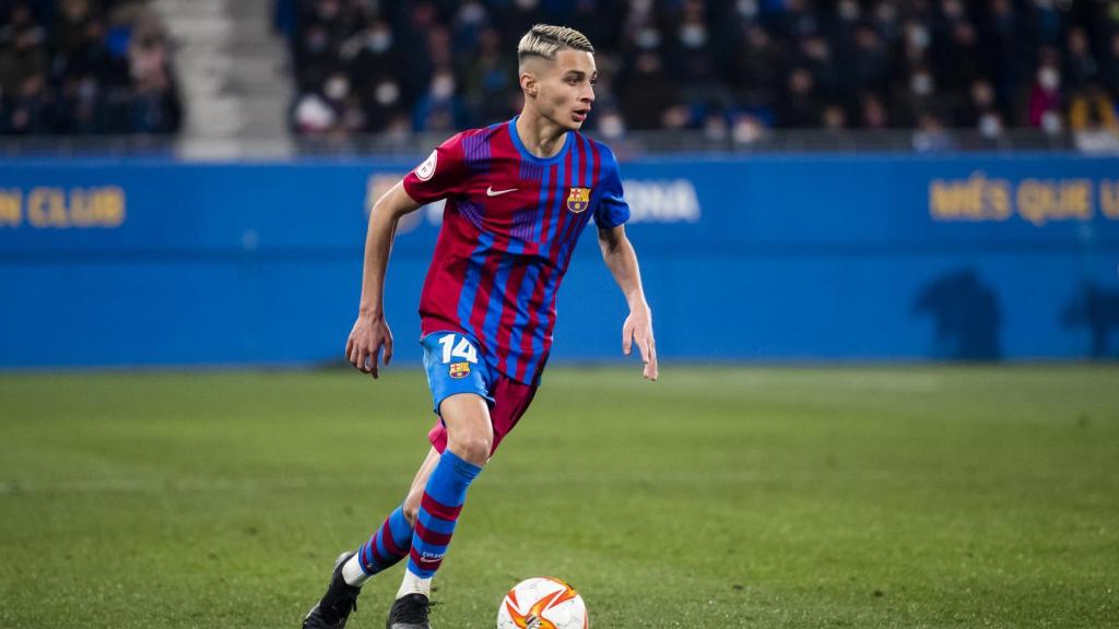 Kays Ruiz, en un partit amb el Barça B durant la temporada 2021-22