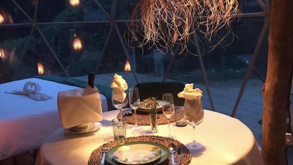 Sopar a Domo Suites.jpg
