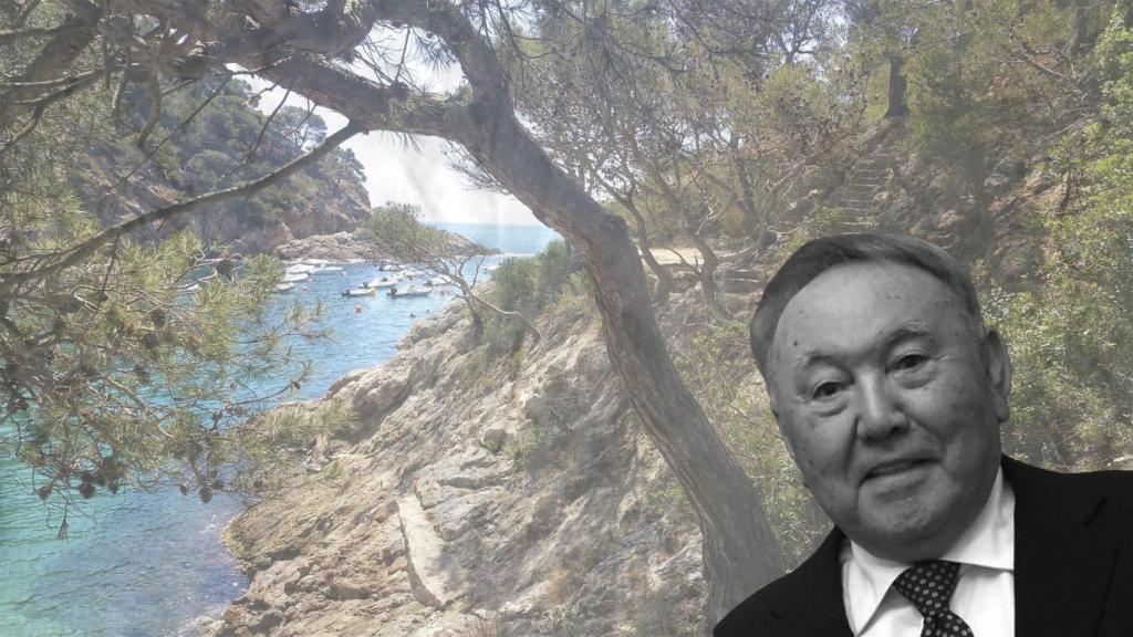 Un montaje con una fotografía del expresidente de Kazajistán, Nursultán Nazarbáyev, con un tramo del camino de ronda en Lloret de Mar de fondo