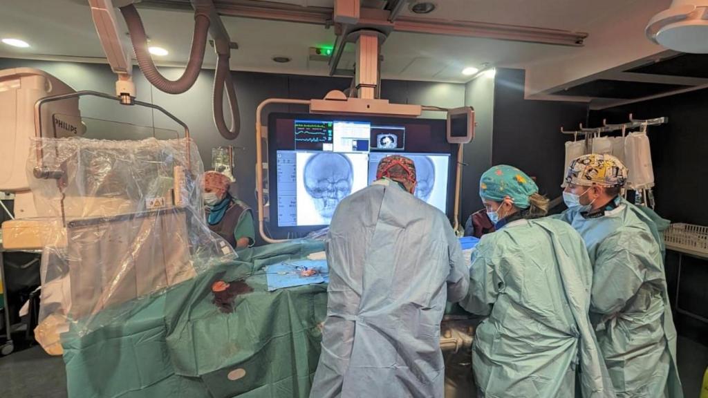 Intervenció de trombectomia a l'Hospital Arnau de Vilanova de Lleida