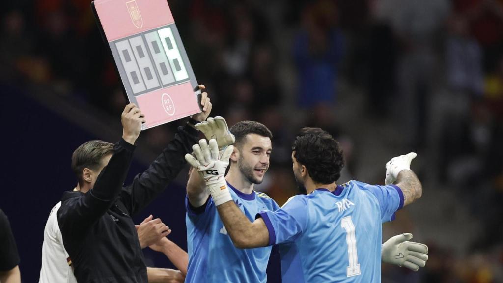 Joan García debuta con la selección española en el RCDE Stadium