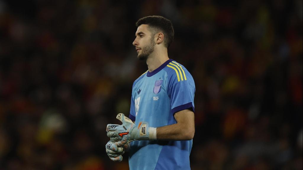 Joan García debuta con la selección española en el RCDE Stadium