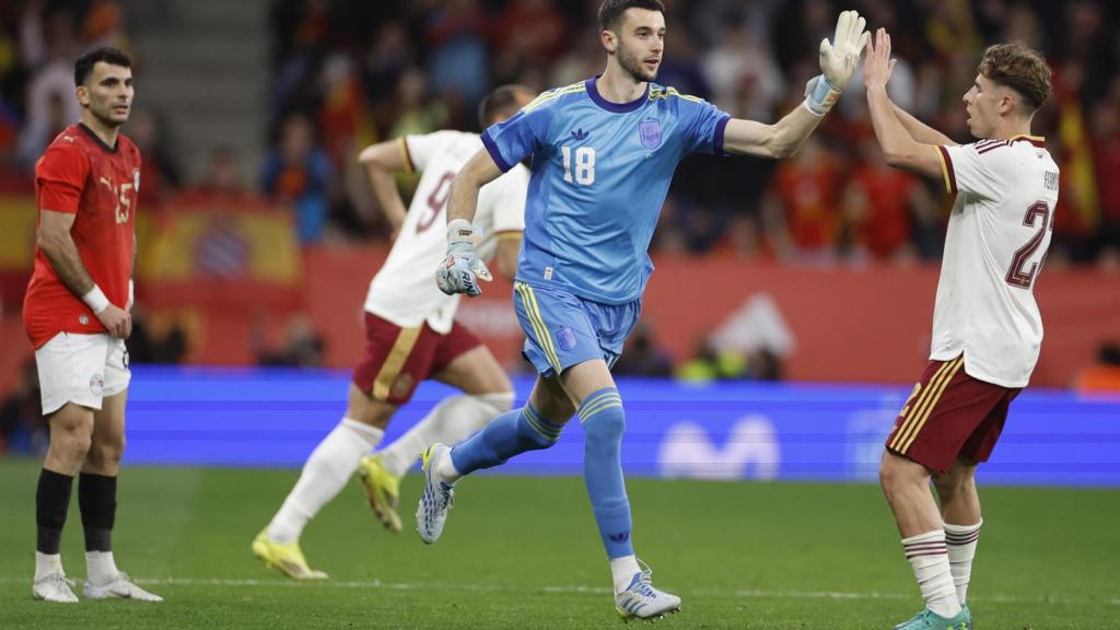 Joan García debuta amb la selecció espanyola a l’RCDE Stadium