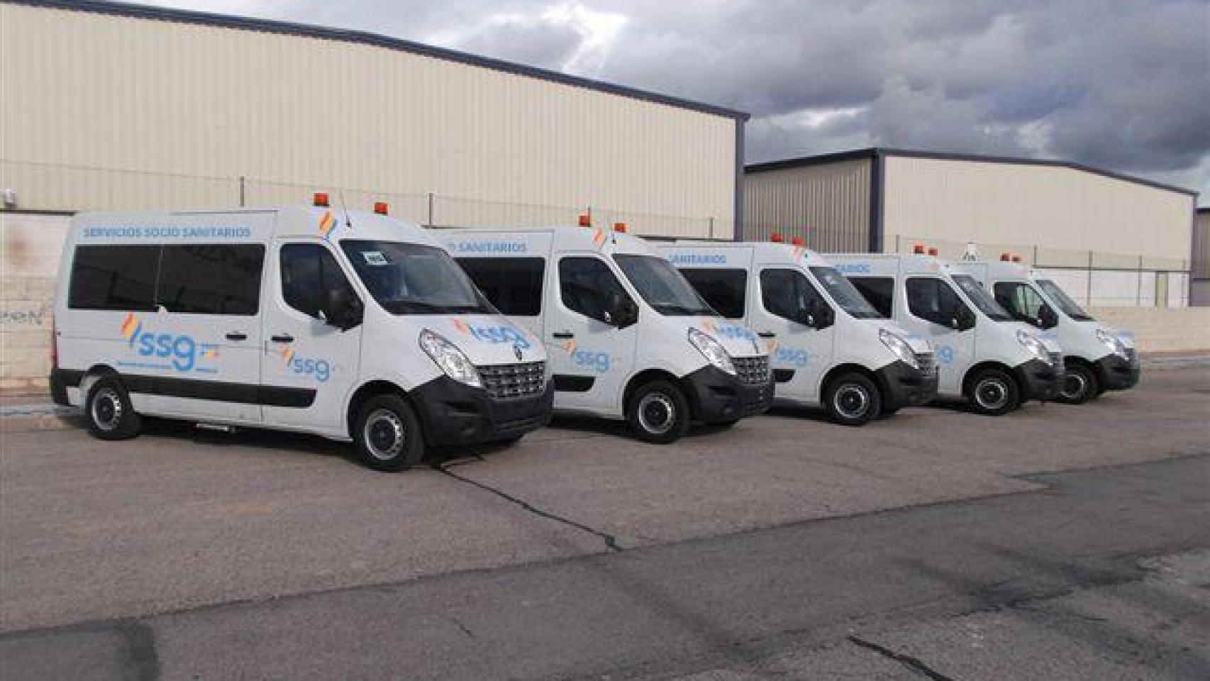Ambulancias de SSG en una nave industrial