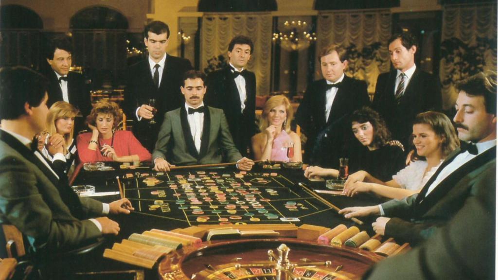Interior de l'antic Gran Casino de Barcelona de Sant Pere de Ribes en el llunyà 1979