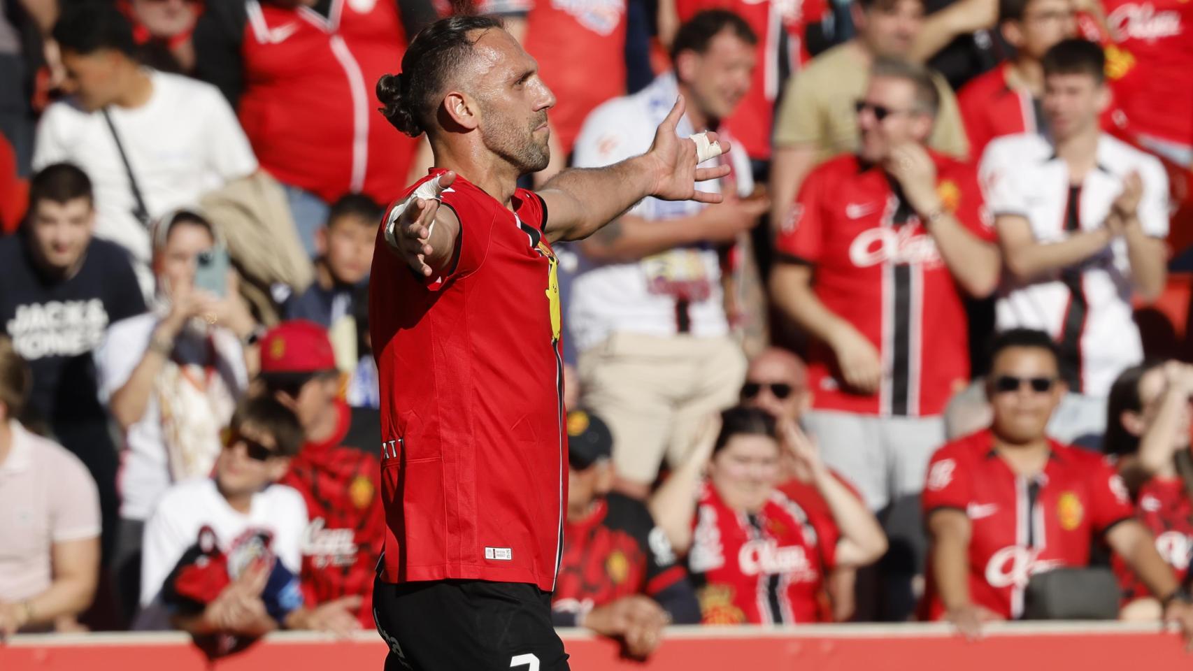 Vedat Muriqi celebra su gol contra el Real Madrid en Son Moix