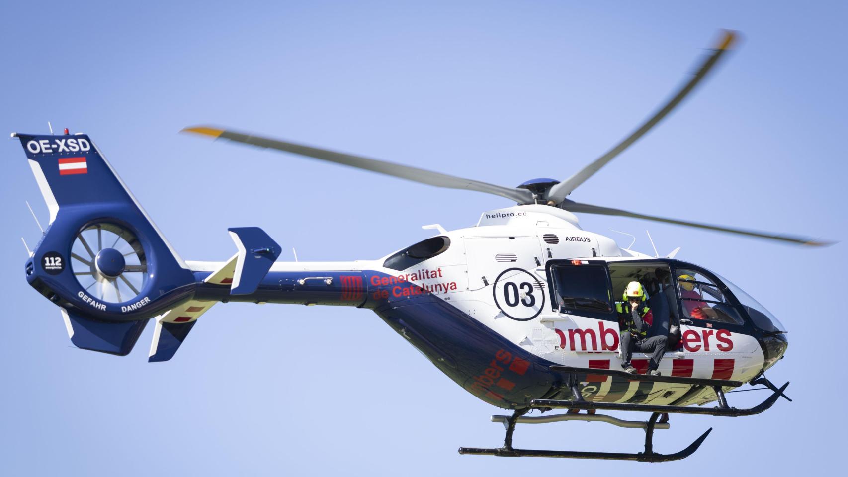 Un helicóptero de Bombers de la Generalitat