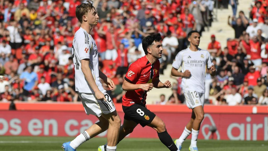 Manu Morlanes celebra efusivament el seu gol contra el Reial Madrid