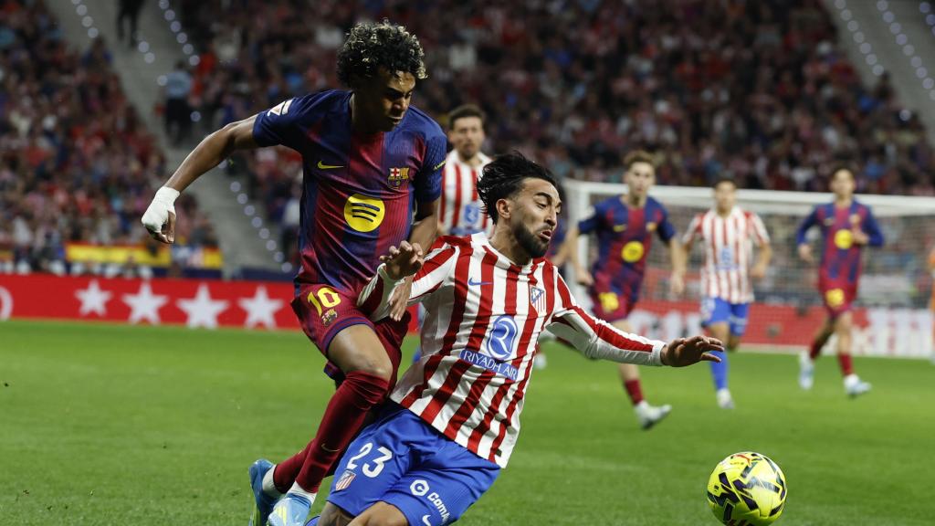 La falta de Nico González a Lamine Yamal que li va costar l'expulsió de l'Atlètic-Barça