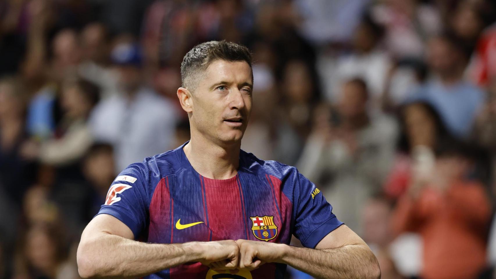 Robert Lewandowski celebra el gol de la victoria del Barça.jpg