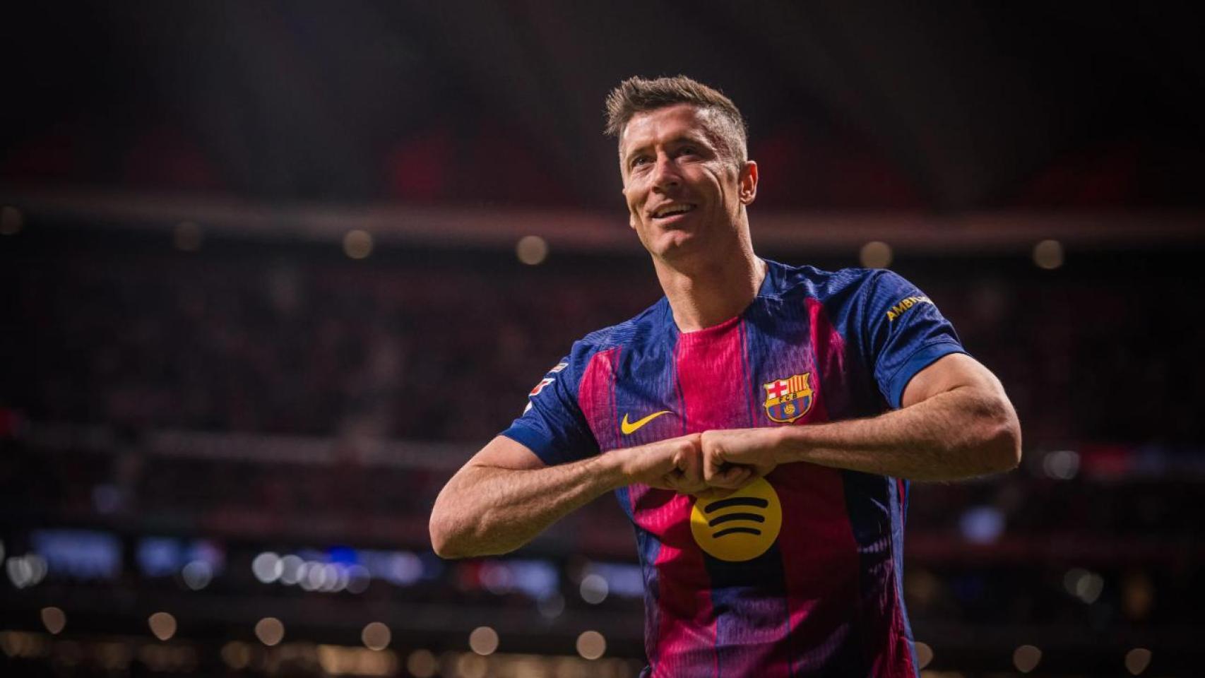 Robert Lewandowski celebra su gol en el Atlético de Madrid-Barça de Liga