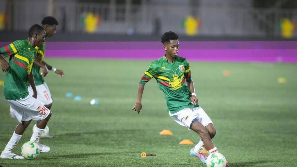 Aboubacar Maiga, en un entrenamiento con las categorías inferiores de la selección de Mali