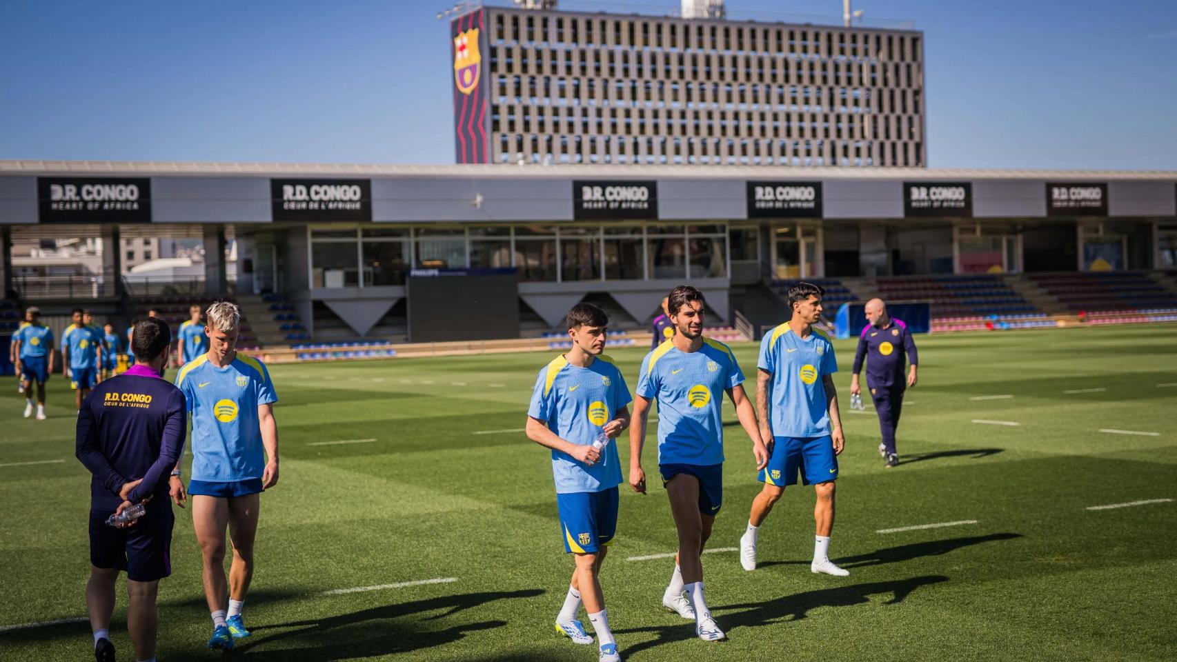 El Barça salta a entrenarse antes de los cuartos de final de la Champions