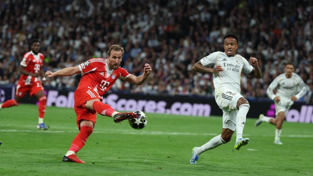 Harry Kane remata de volea en el Real Madrid-Bayern de Múnich de Champions League