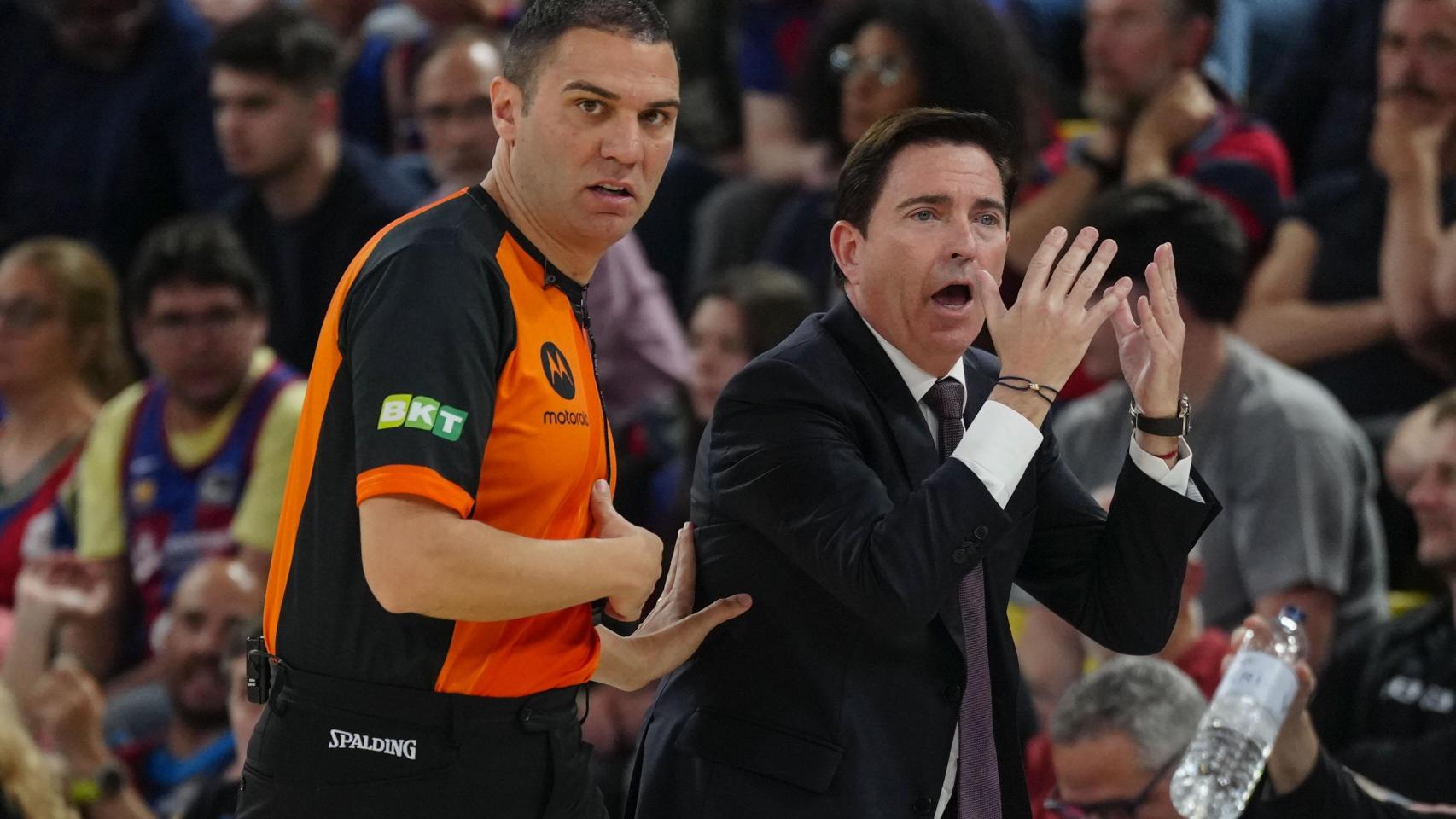 Xavi Pascual reacciona durante el Barça de basket-Panathinaikos de la Euroliga