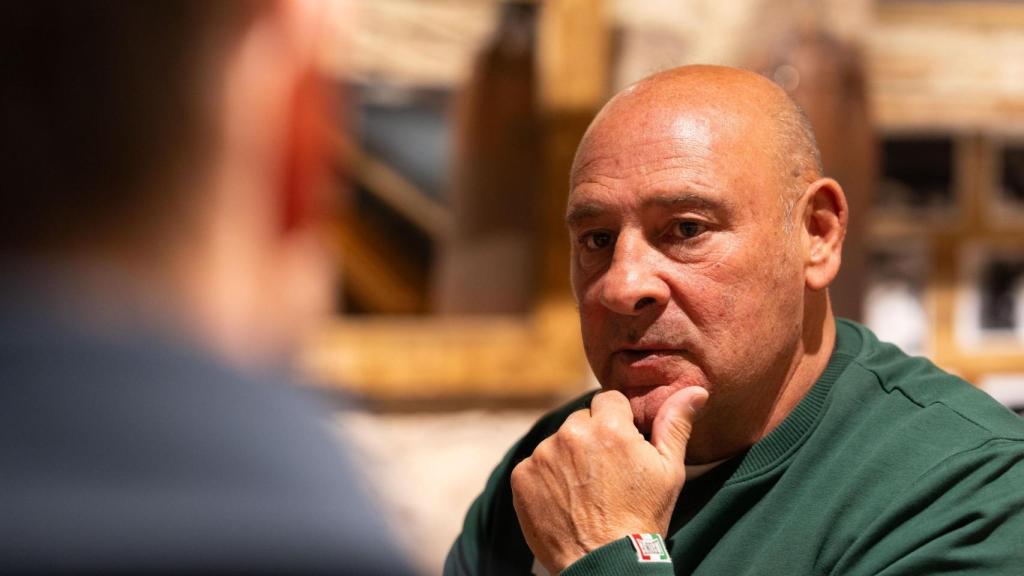 Miguel Estrella, exboxeador y entrenador, en Gran Price, uno de sus dos clubes en Barcelona