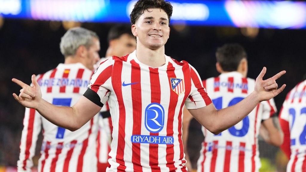 Julián Álvarez celebra el seu gol en el Barça-Atlètic de Madrid de la Champions League