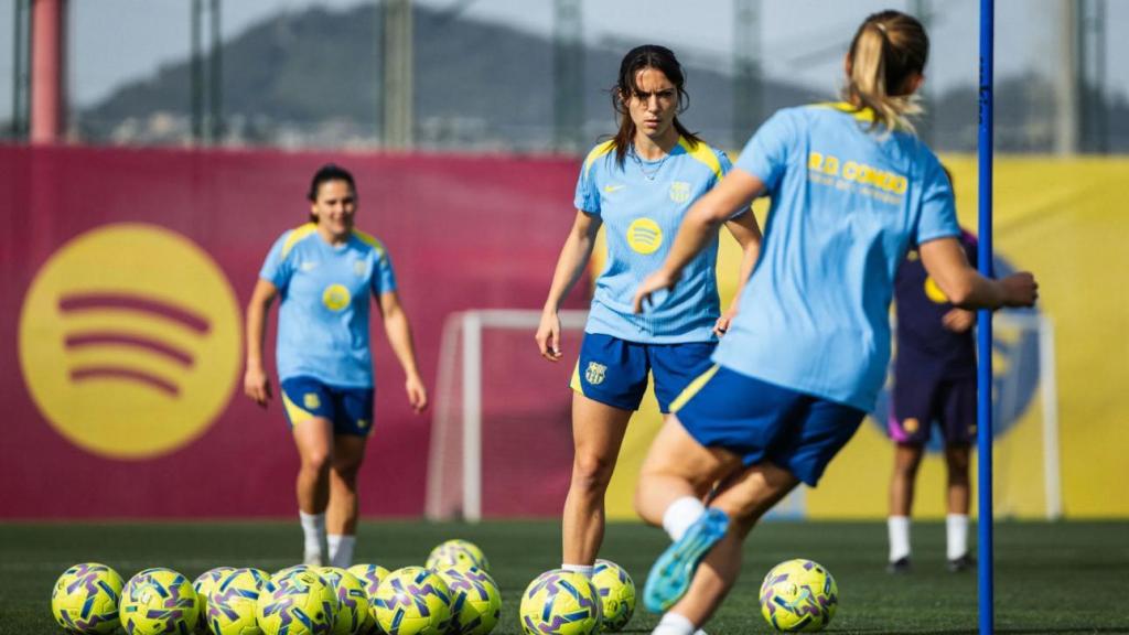 Aitana Bonmatí completa su primer entrenamiento con el grupo en el Barça Femenino desde la lesión