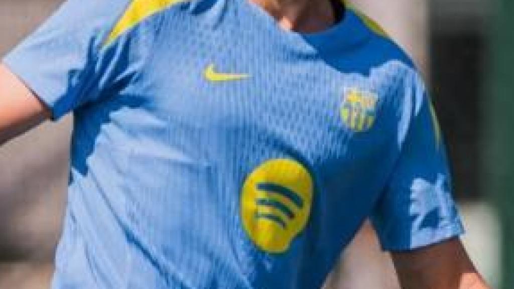 Frenkie de Jong torna a un entrenament del Barça després de la seva lesió