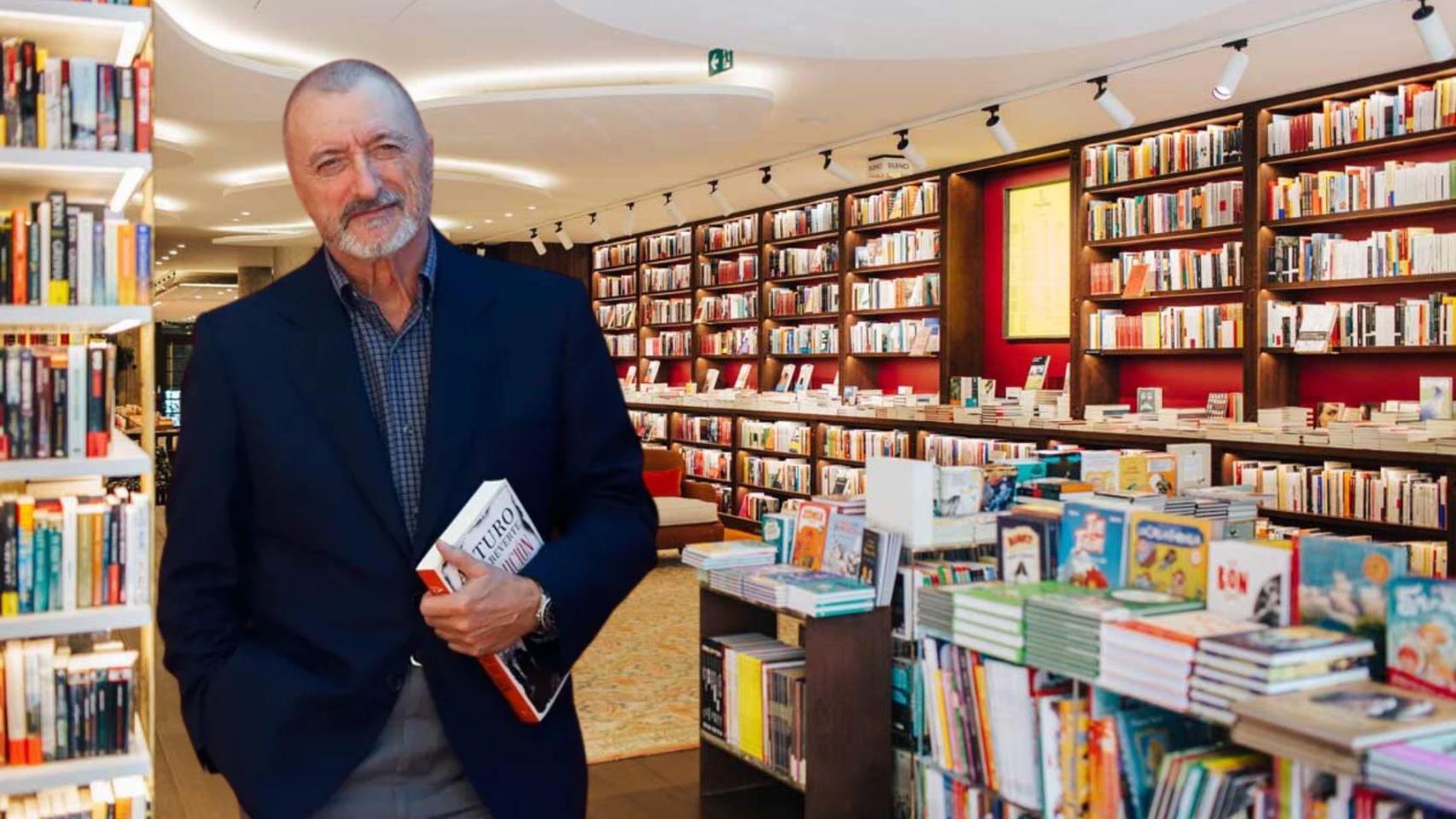 Arturo Pérez-Reverte en la librería Finestres.jpg