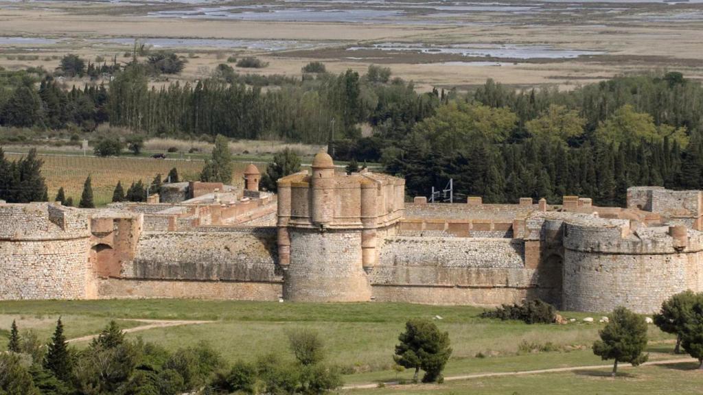 Vistes del Castell de Salses
