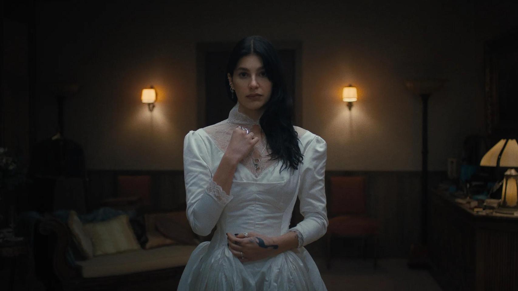 Una imagen de la serie 'Algo terrible está a punto de suceder'