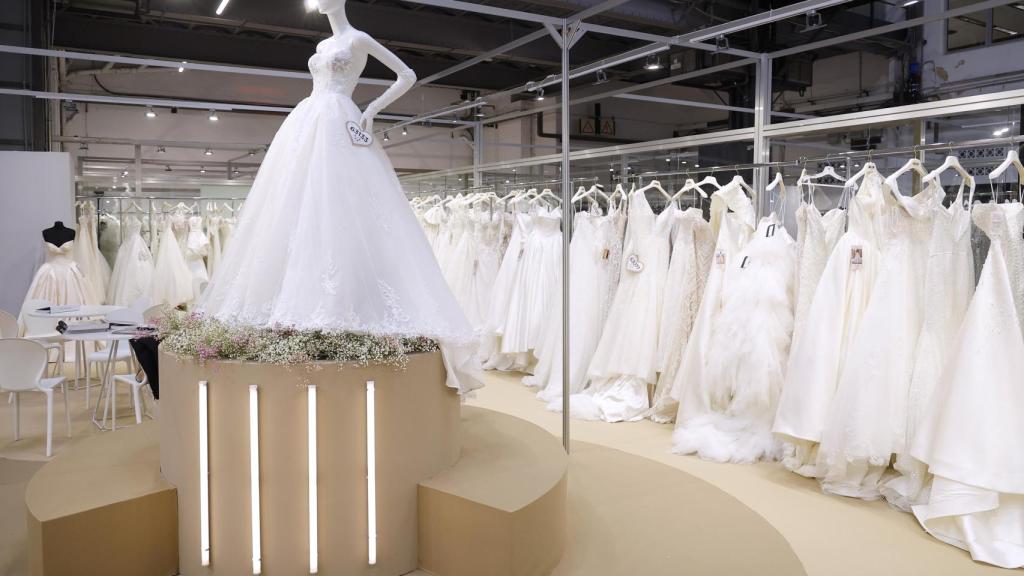 Vestits de diferents col·leccions que es comercialitzaran